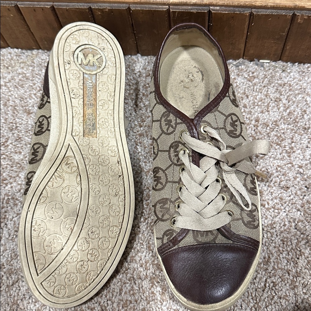 Stylish' Brown Designer Sneakers - Picture 2 of 2